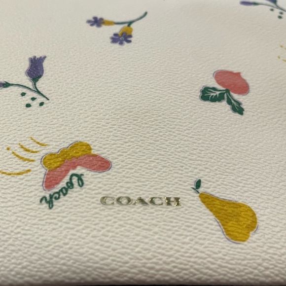 Coach Large Turnlock Pouch/Clutch in Garden Print - Picture 14 of 15